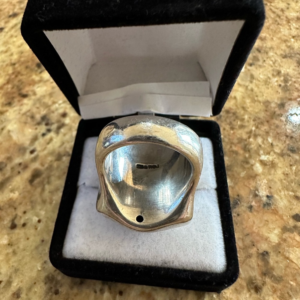 Sterling silver hand made ring 8 gms Sz 6.5 Approx. 1" x 3/4" - Picture 4 of 4